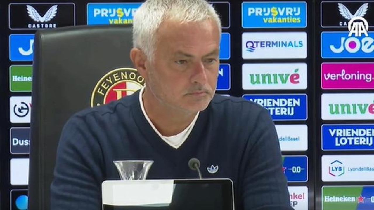 Jose Mourinho'dan Feyenoord yenilgisinin ardında açıklama: "Birkaç hata dışında..."