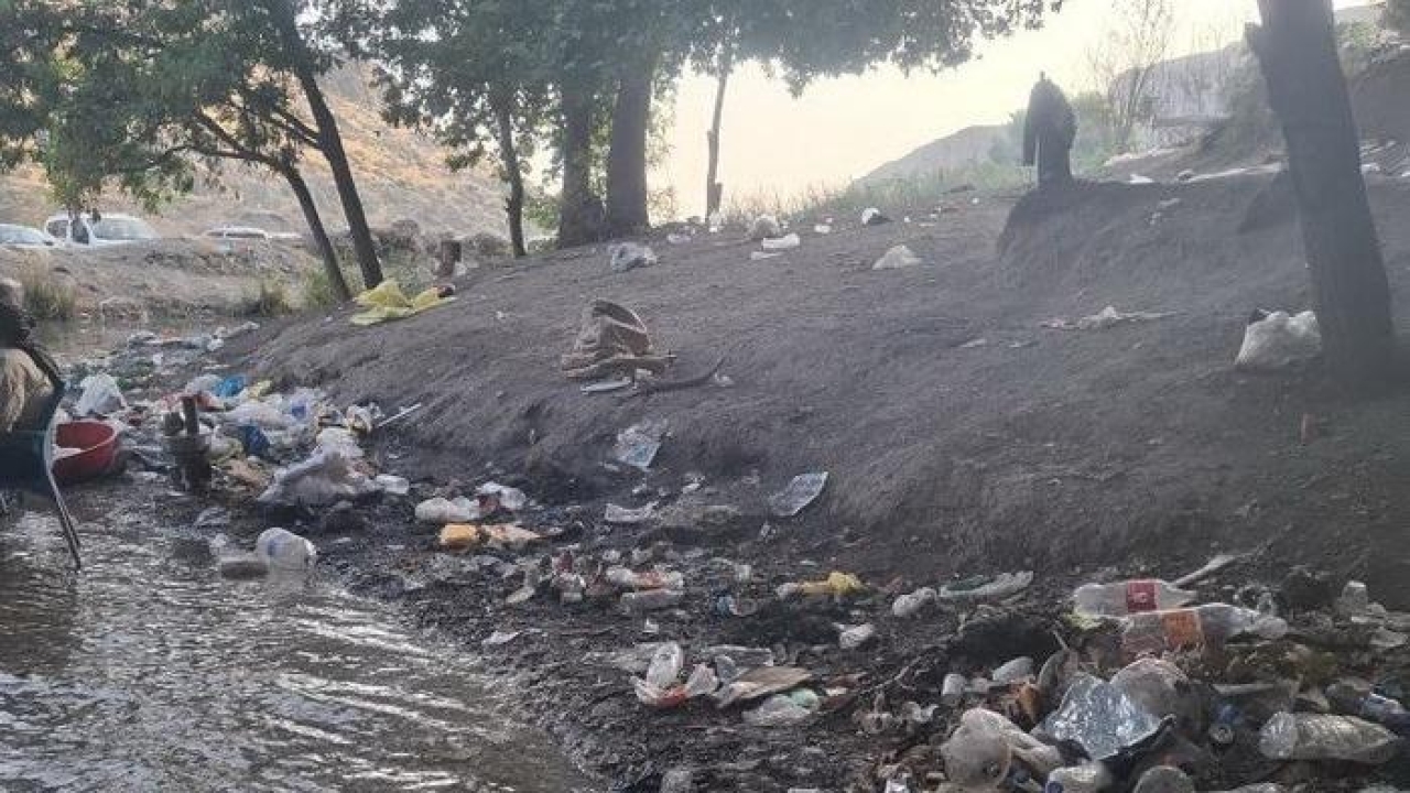 Piknik alanı çöplüğe döndü