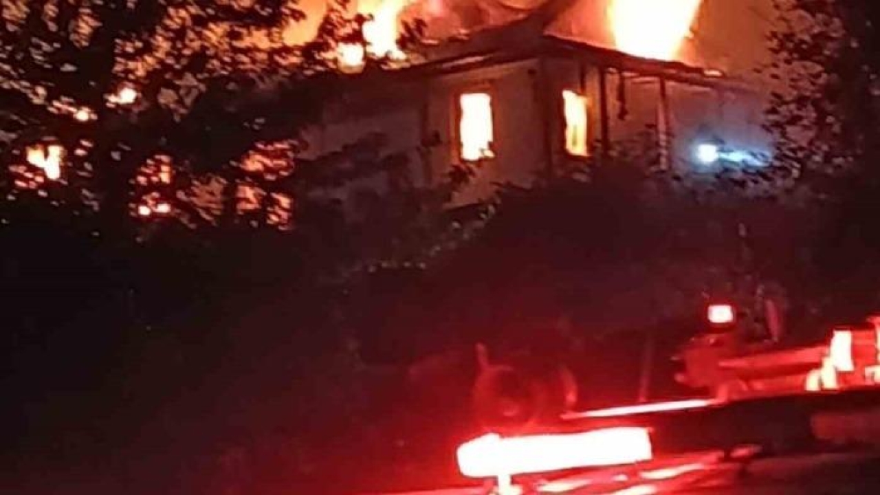 Şile’de alkollü şahıs kaldığı evi yaktı