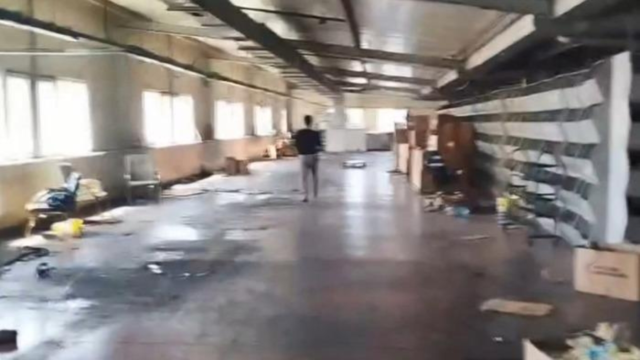 Yer: Bahçelievler! İşçileri izne çıkartan kardeşler, fabrikayı boşaltıp ortadan kayboldu... "Nereye kaçtıklarını bilmiyoruz, mağduruz"