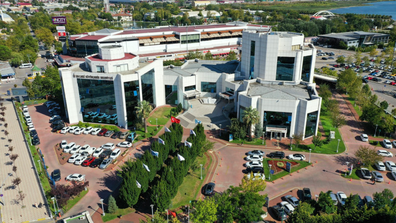 Kocaeli Büyükşehir’den öğrencilere eğitim desteği