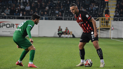 Çorum FK ile Serik Spor puanları paylaştı!