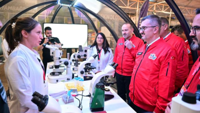 Cumhurbaşkanlığı İletişim Başkanı Duran, TEKNOFEST'i ziyaret etti