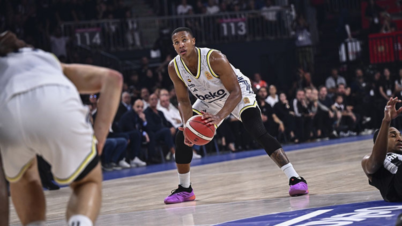 Devon Hall: 'Sezona kupayla başlamak güzel!'