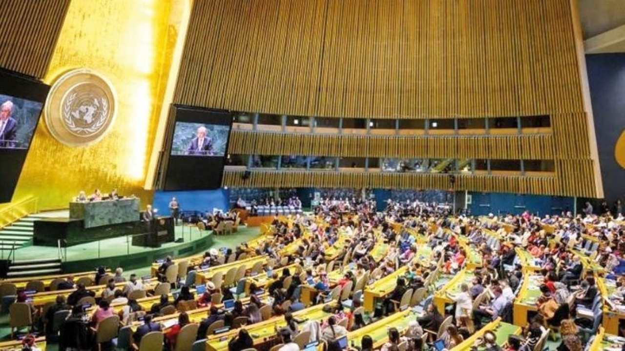 İsrail yutmaya çalışırken dünya Filistin’i savunuyor
