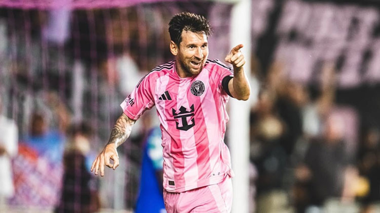 Lionel Messi imzayı atıyor!