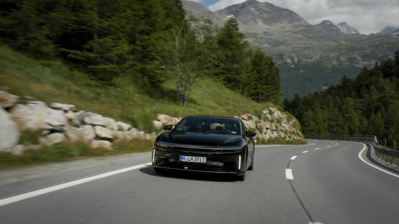 Tek şarjla tam 1.205 kilometre yol gitti, dünya rekoru kırdı! Direksiyonda ise Türk isim vardı