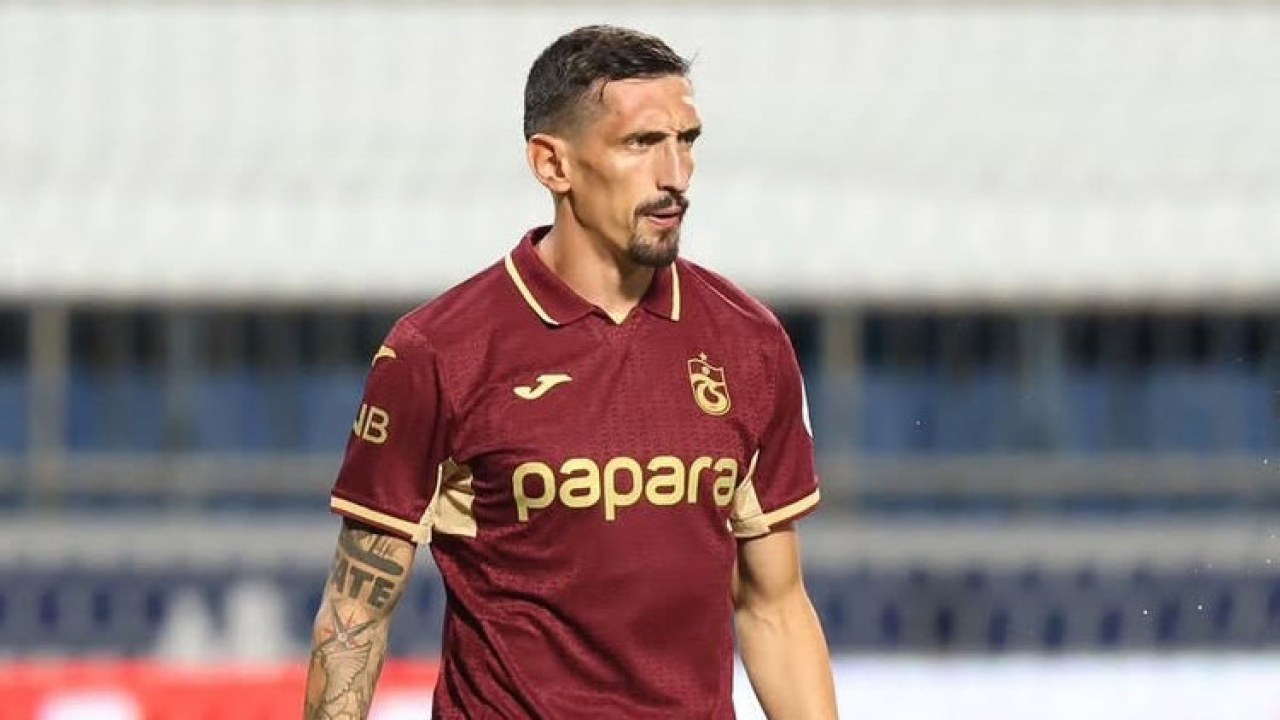 Trabzonspor'un kaptanı Stefan Savic, Fenerbahçe maçında iptal edilen golleri için tepkili: 'Böyle bir faul kararı dünya tarihinde olmamıştır!'