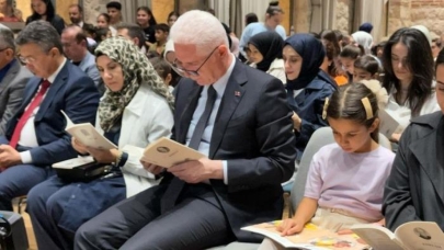 İstanbul Valiliği’nce "Ben Okuyorum, İstanbul Okuyor, Ailemle Okuyoruz" etkinliği düzenlendi