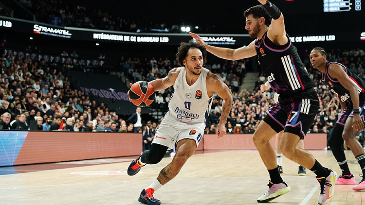 Anadolu Efes, EuroLeague&#039;de Baskonia&#039;ya konuk oluyor!