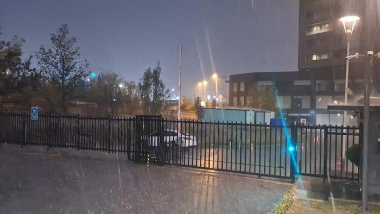 Ankara'da gök gürültülü sağanak etkili oldu! Ulaşım aksadı
