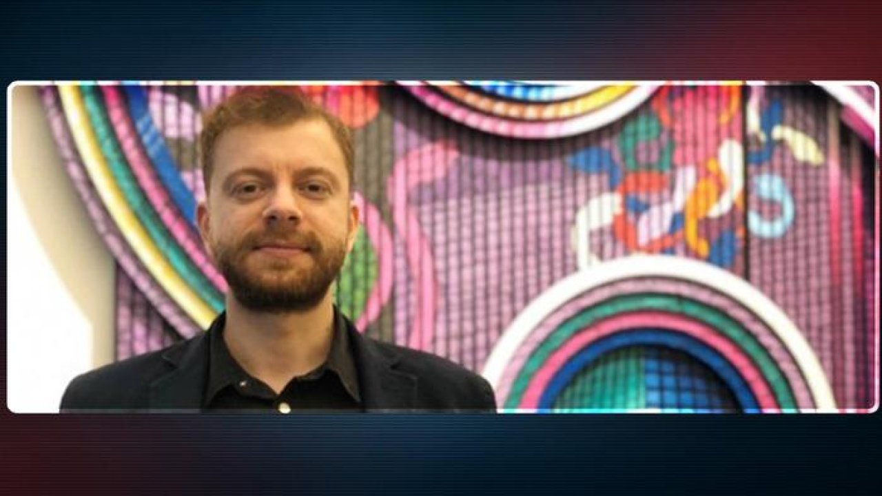 Emrah Gülsunar gözaltına alındı! Yaptığı anket olay olmuştu: &quot;Beni tutuklatmaya çalışıyorlar...&quot;