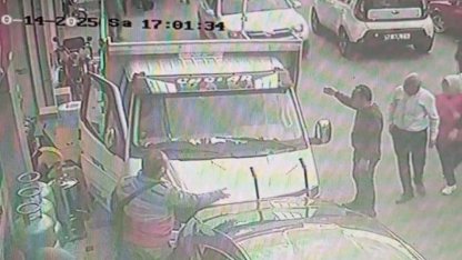 Epilepsi nöbeti geçiren sürücünün kaza anı kamerada
