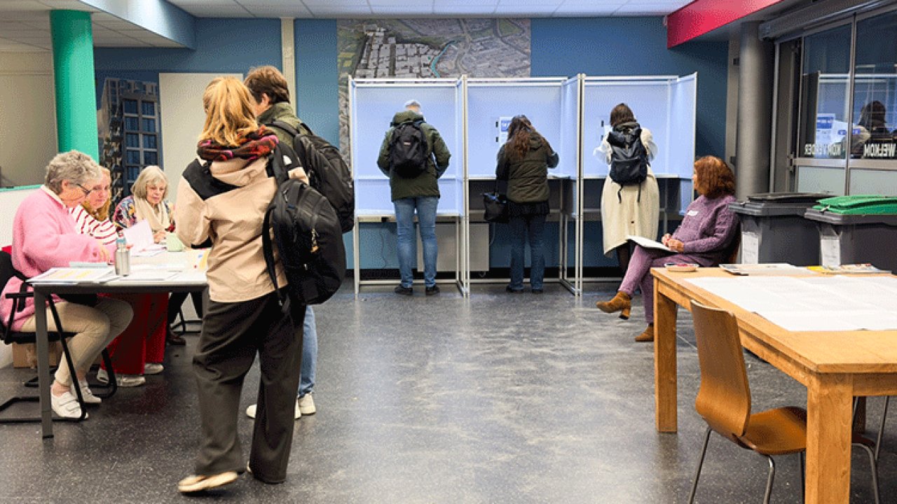 Hollanda&#039;da sandık çıkış anketlerinin sonuçları açıklandı