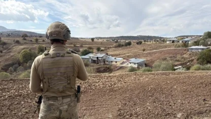 Jandarmanın teslim ol çağrısına ateşle karşılık veren katil zanlısı vurularak etkisiz hale getirildi