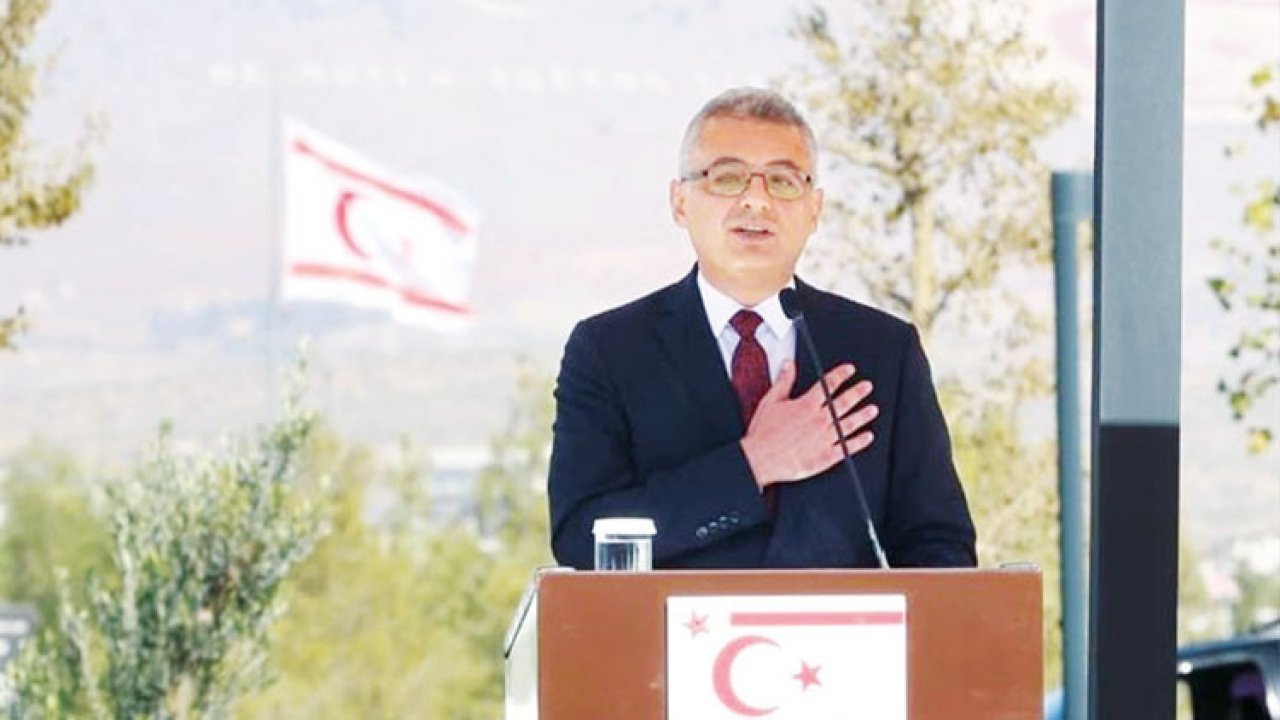 Kıbrıs’ta ‘Türk düşmanlığında’ gaza bastılar... Erhürman’a Rum usulü ‘hoş geldin’