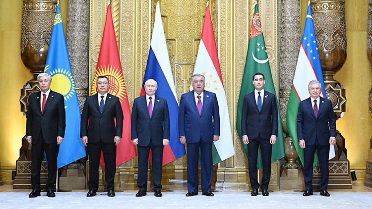 Tacikistan&#039;da Orta Asya-Rusya Zirvesi başladı