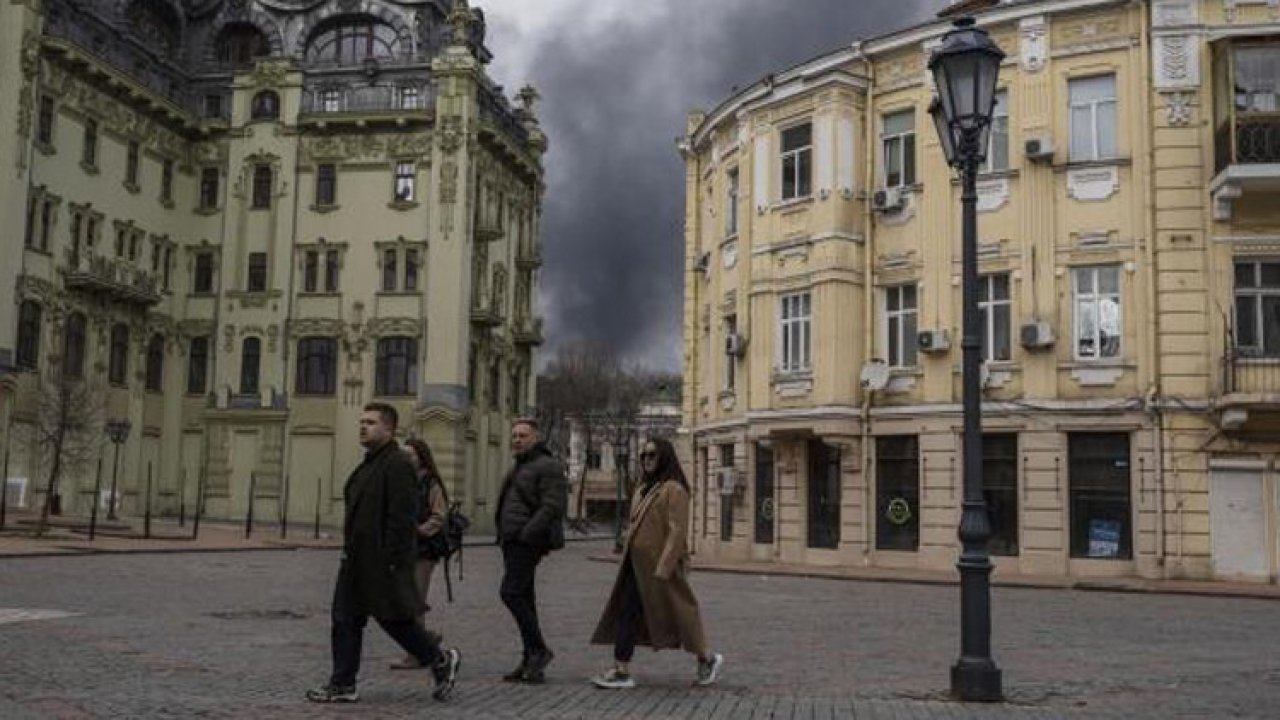 Ukrayna&#039;ya hava saldırısı: Rusya, füze ve İHA&#039;larla vurdu