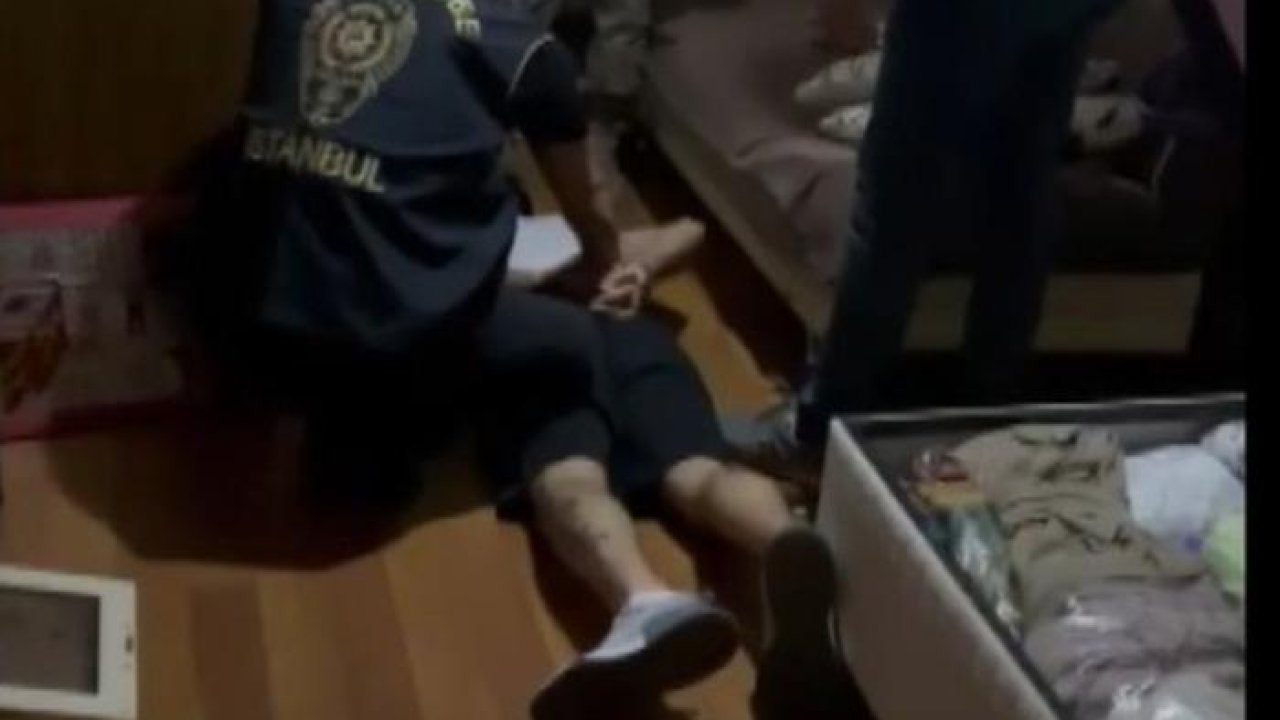 Uyuşturucu ticareti yapmak suçundan aranan firari hükümlü İstanbul&#039;da yakalandı