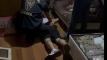 Uyuşturucu ticareti yapmak suçundan aranan firari hükümlü İstanbul'da yakalandı