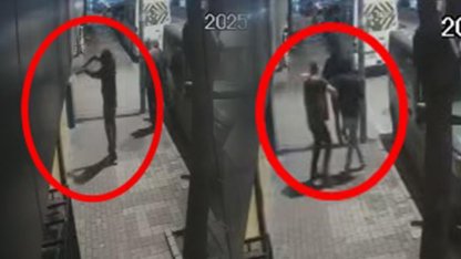 2 kişiden çekilmelerini istedi! Bir anda pompalıyla ateş açtı