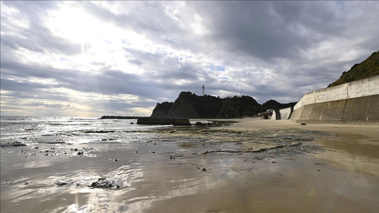 6.8&#039;lik depremin ardından tsunami meydana geldi