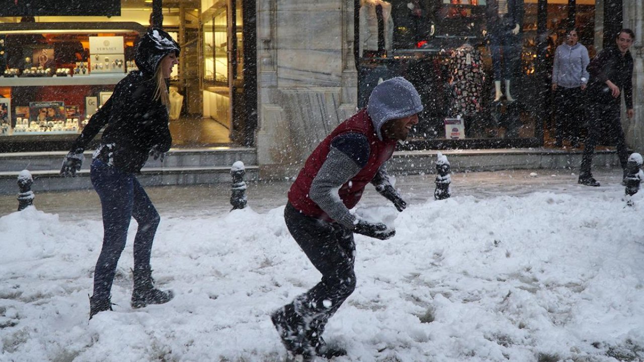 81 ilin 80&#039;inde bekleniyor: Kar için İstanbul&#039;a tarih verildi