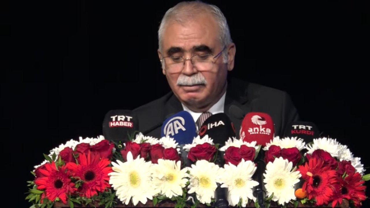 Anayasa Mahkemesi Başkanı kürsüde gözyaşlarını tutamadı... Boğazı düğümlendi: &#039;Bu lafa gelince korkuyorum&#039;