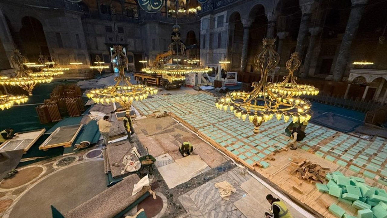 Ayasofya’da bilim kurulu kararıyla tadilatlar devam ediyor