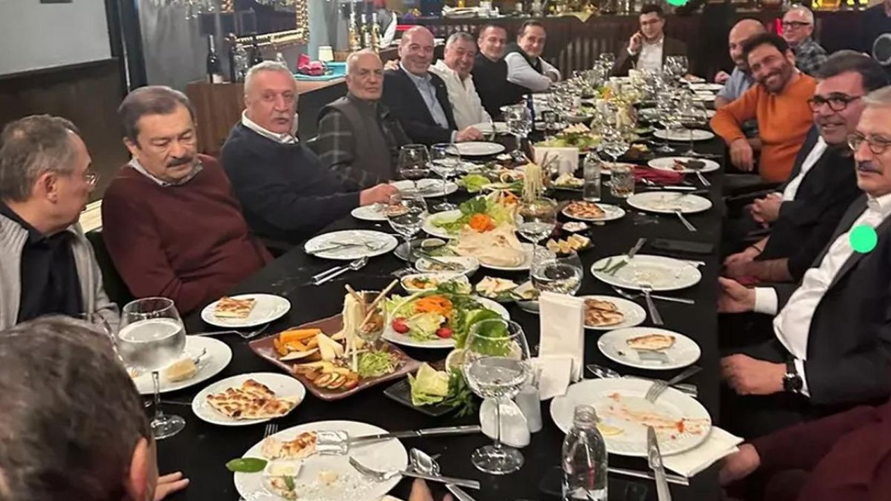Aynı masada görüntülenmişlerdi! Mehmet Ağar açıkladı: &quot;Görevden alınmama nedeni fotoğraf değil&quot;