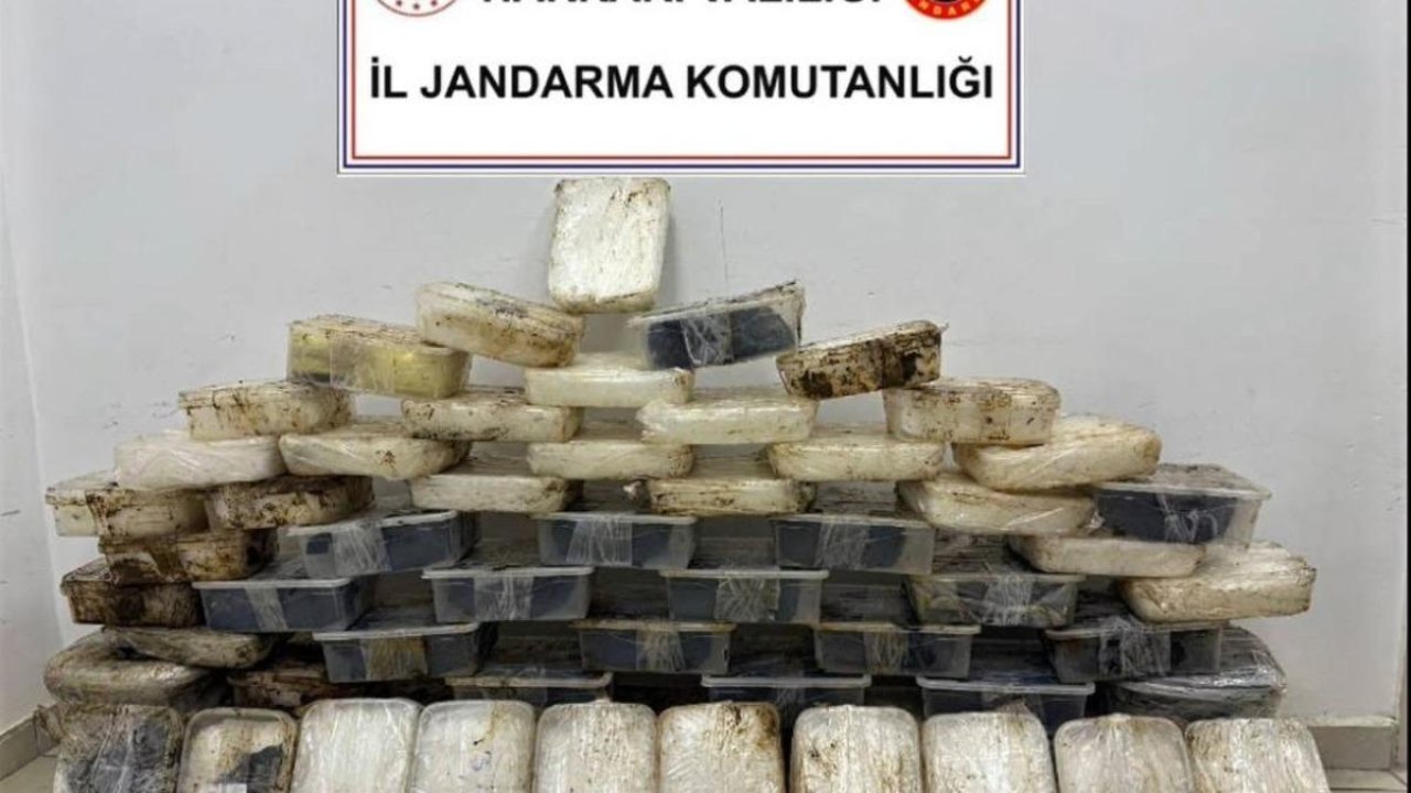 Hakkari&#039;de 81 kilo 133 gram metamfetamin ele geçirildi