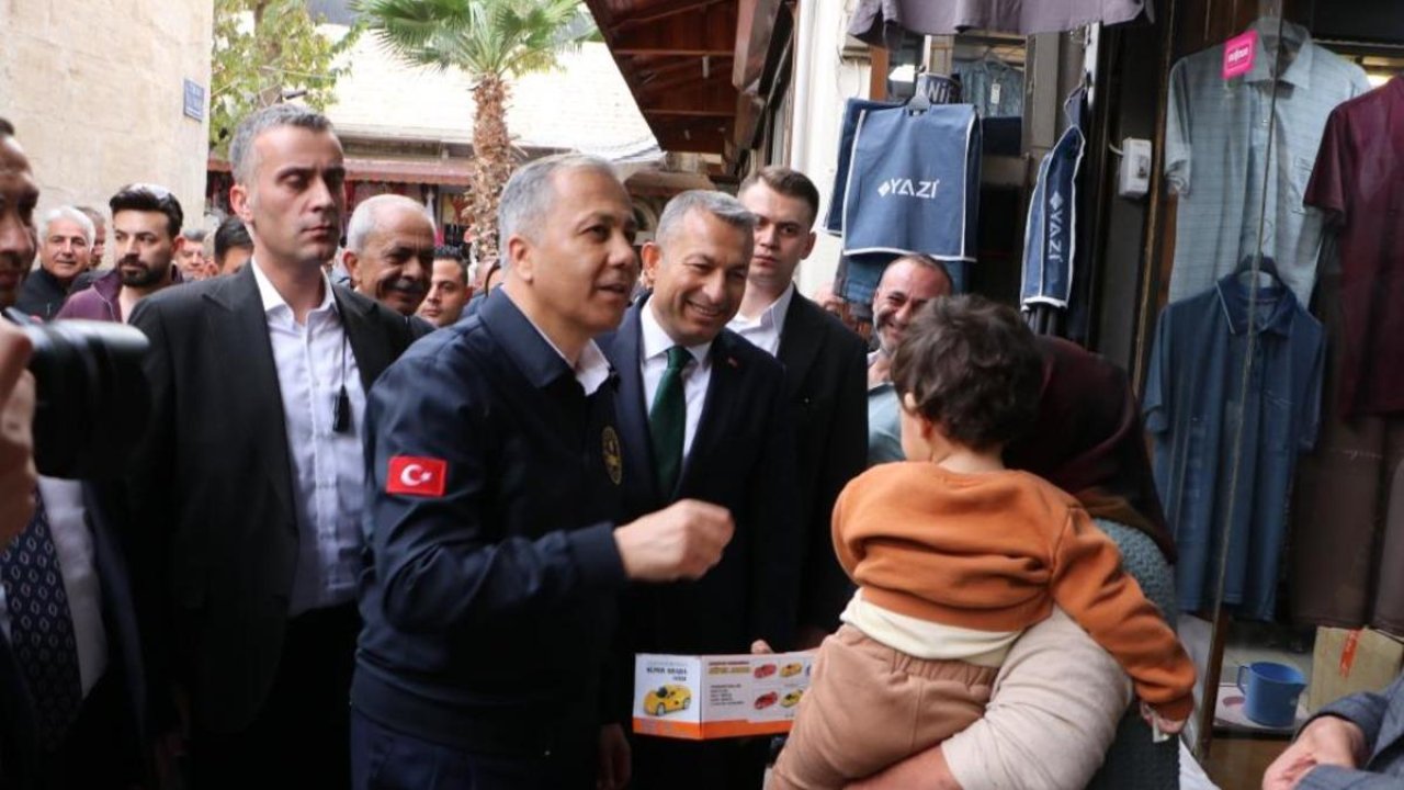 İçişleri Bakanı Yerlikaya&#039;dan esnaf ziyareti