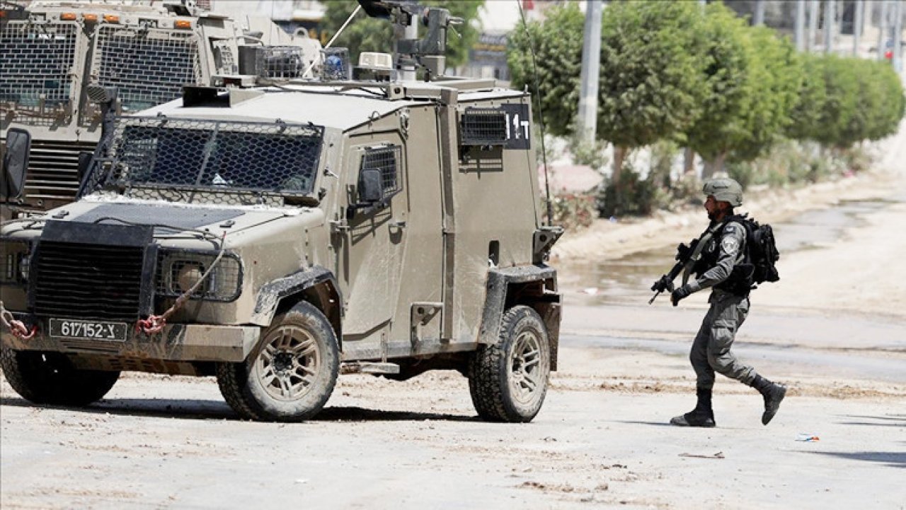 İsrail ordusu Suriye&#039;yi hedef aldı: Birlikler Bureyka&#039;ya ilerledi