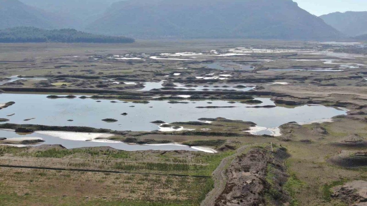 İzmir&#039;de alarm! Tarihin en düşük seviyesinde