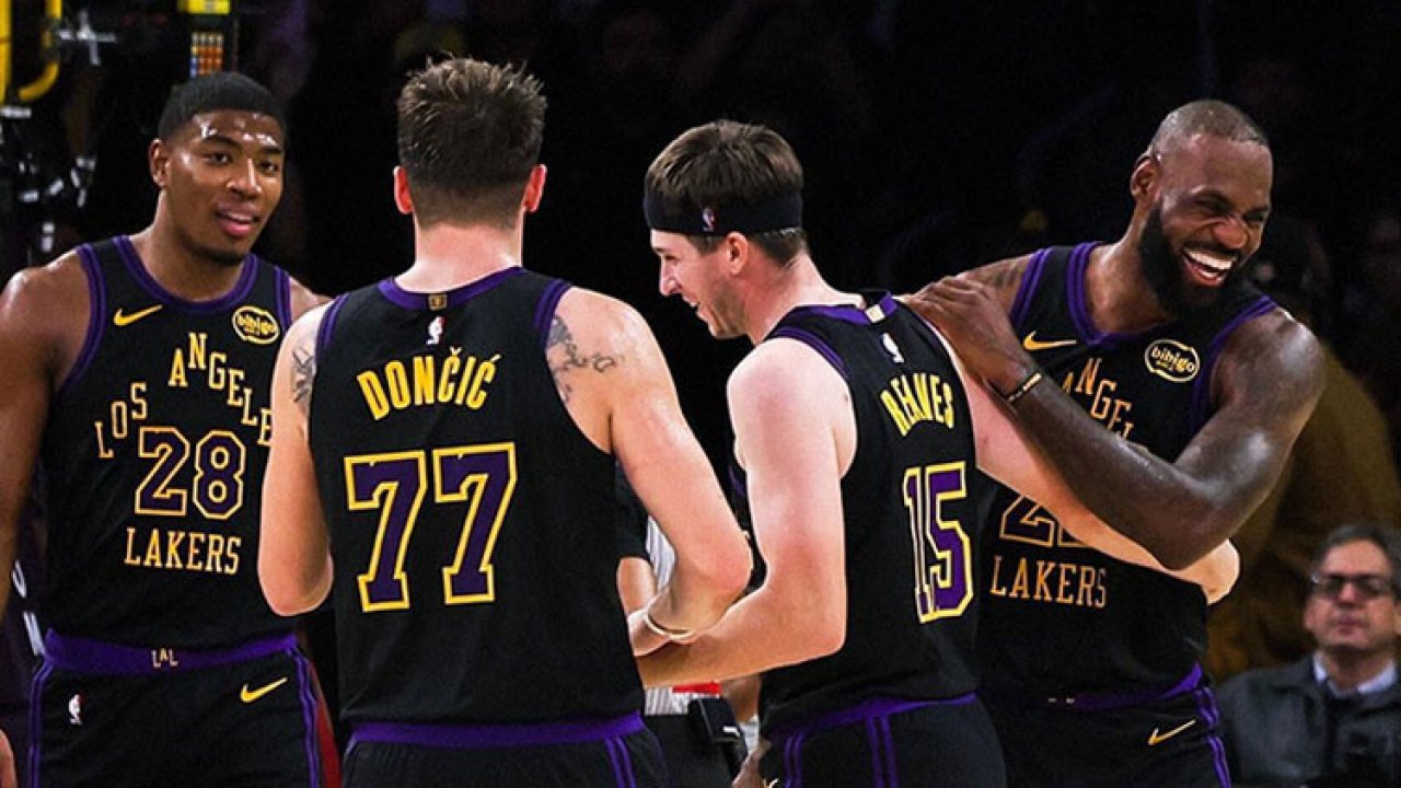 LeBron James&#039;in rekor kırdığı maçı Lakers rahat kazandı!