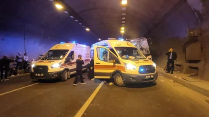 Osmaniye’de otobüs ile tır çarpıştı! Yaralılar var