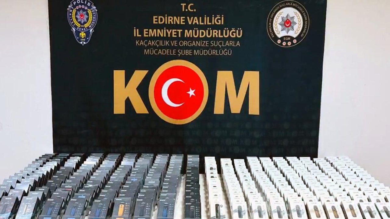 Otomobilinde 500 adet elektronik sigara ele geçirilen sürücü gözaltında
