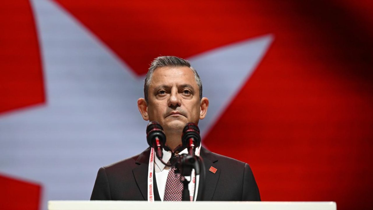 Özgür Özel: &quot;Her şey onunla başladı, mücadele bitmeyecek!&quot;