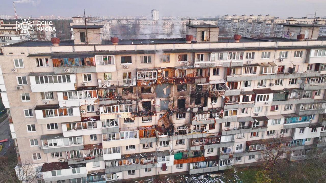 Rusya Kiev’de sivil konutları vurdu