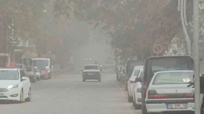 Sındırgı’da sis etkili oldu