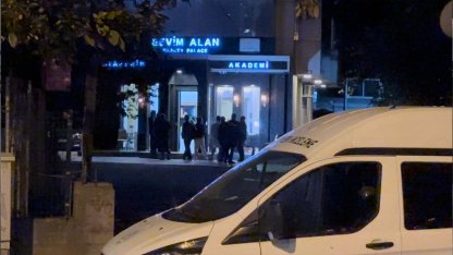 Sosyal medya fenomeni Sevim Alan’ın Ataşehir’deki güzellik merkezine silahlı saldırı