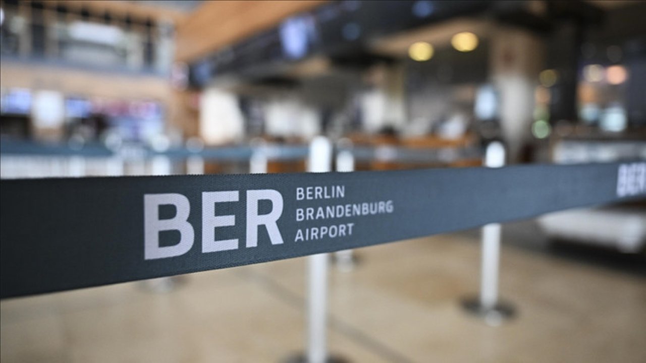 Şüpheli dronlar panik yarattı: Almanya&#039;da 2 saat uçuşlar askıya alındı