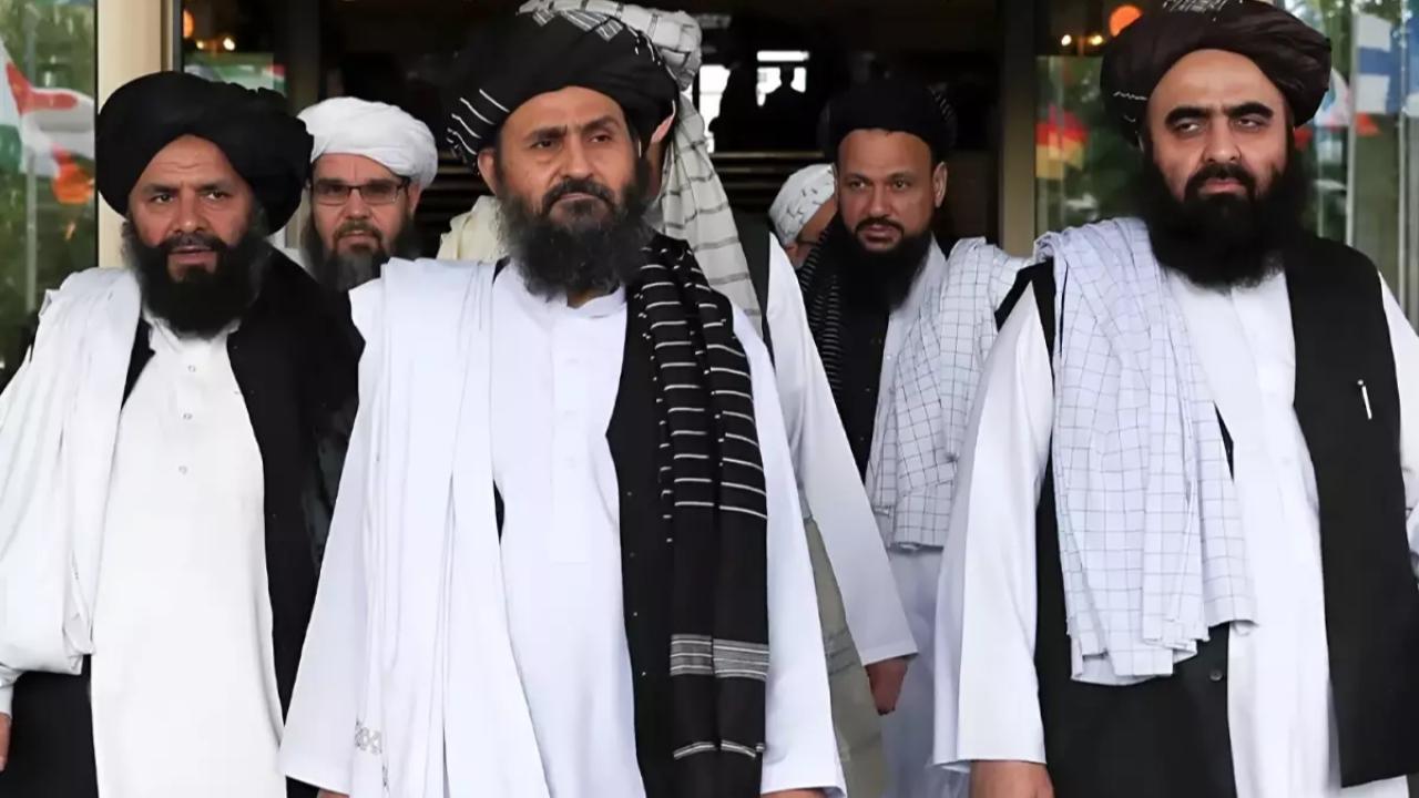 Taliban burkayı zorunlu hale getirdi
