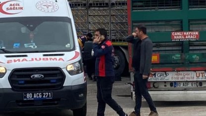 Tırın altında kalan yaşlı adam hayatını kaybetti