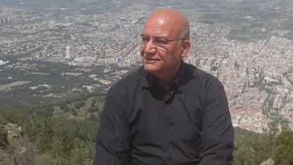 TÜRKİYE’DE MUHALEFET YAPMAK ADINA GÂVURUN KILICINI SALLAYAN