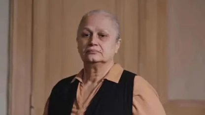 Ünlü oyuncu mütevazı apartman dairesindeki yaşamı ile şaşırttı