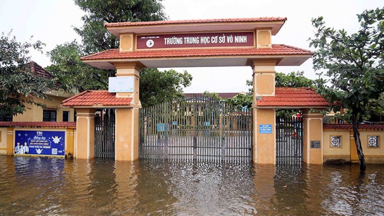 Vietnam&#039;ı sel vurdu: 47 ölü