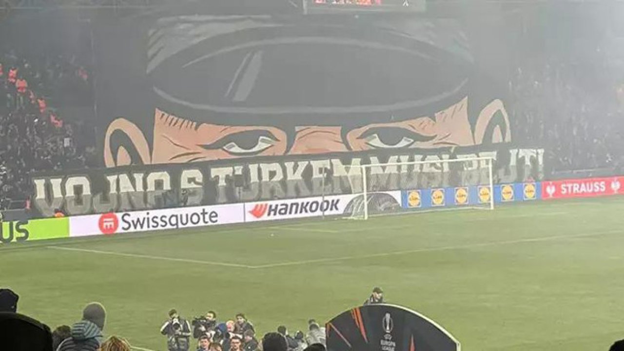 Viktoria Plzen-Fenerbahçe maçında tepki çeken pankart!