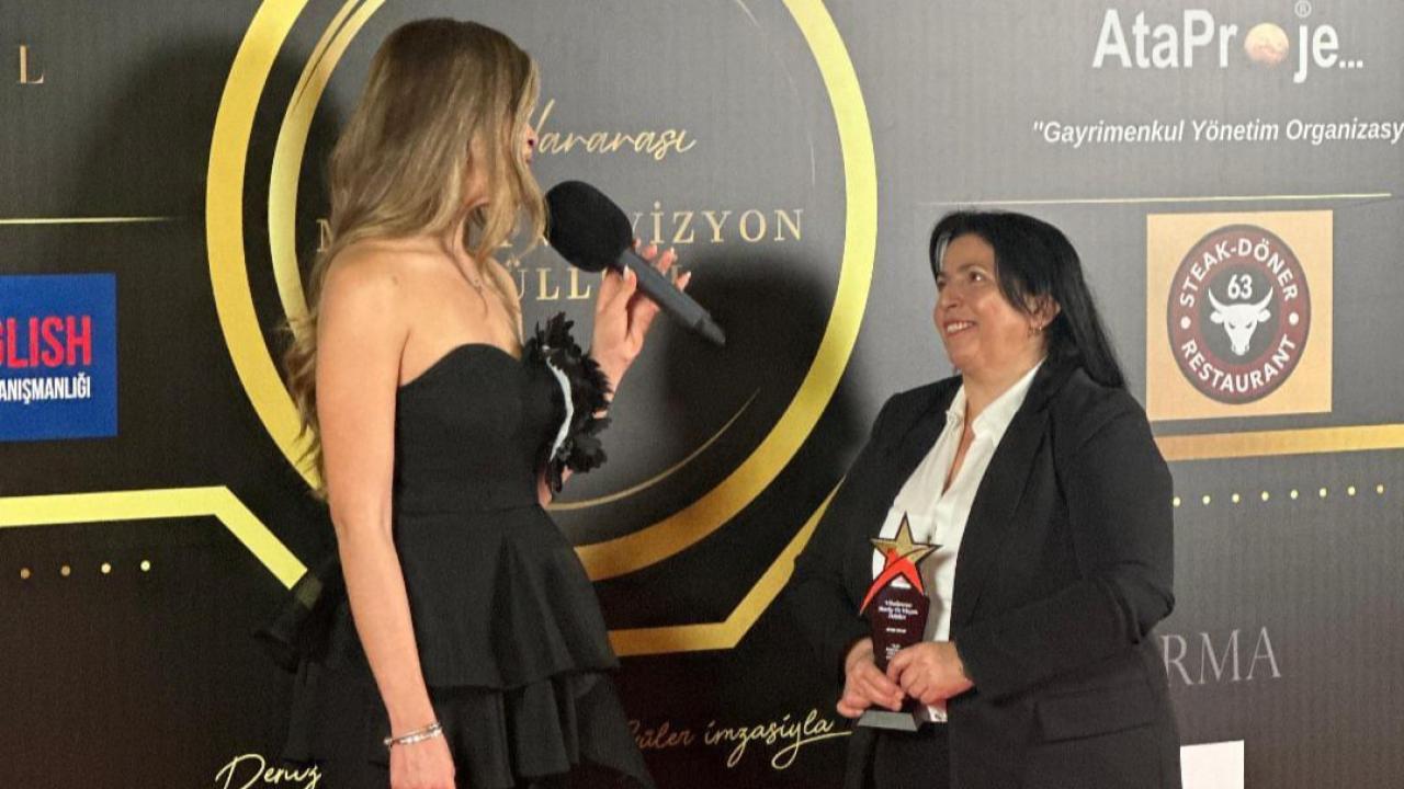 YILIN KADIN ŞAİRİ: AYŞE OKAY