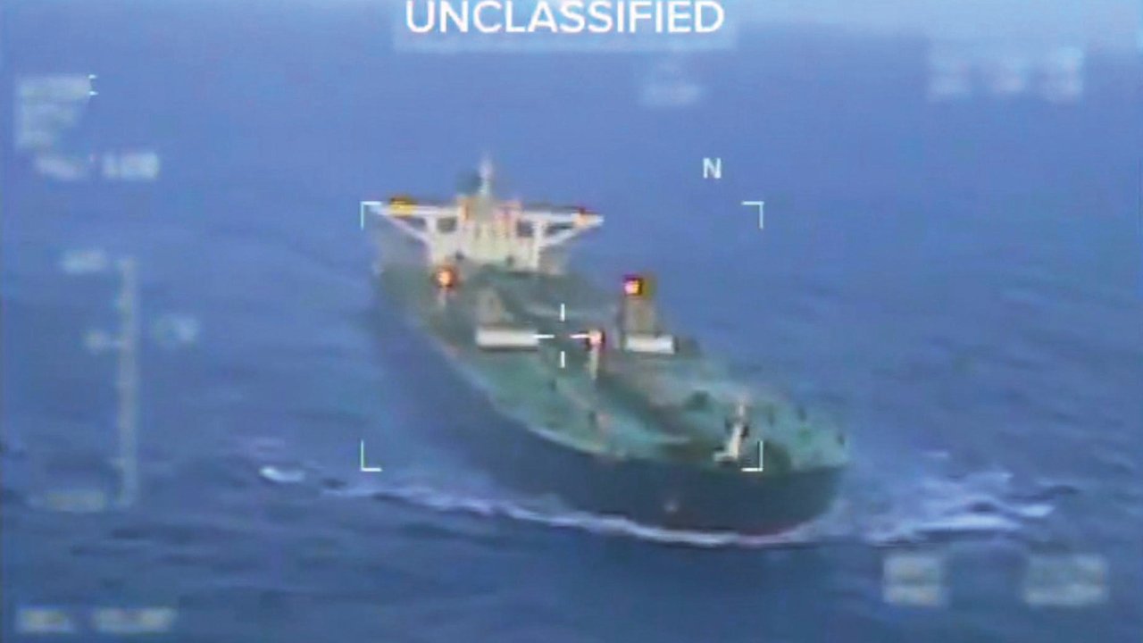 ABD üçüncü Venezuela tankerini takibe aldı